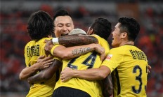 爱游戏电竞-包含冠军争夺战，足坛强弱对比浮出水面的词条