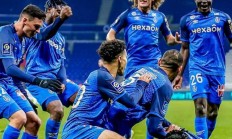 爱游戏投注-河床进攻端火力强劲，欲破西悉尼流浪者防线的简单介绍