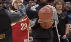 爱游戏活动-包含公牛主场击败骑士，连胜势头不减的词条