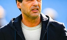 爱游戏下载-里昂球员在法国联赛中疲惫不堪(出道于里昂俱乐部的法国著名球星)