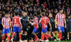 爱游戏官方-欧冠联赛中一支球队实现神奇逆转