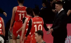 爱游戏视频-山东队全队出击，完胜四川队取得连胜(山东队全队出击,完胜四川队取得连胜三场)