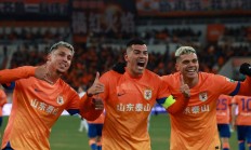 爱游戏网址-山东鲁能客场击败对手，赢得球迷掌声
