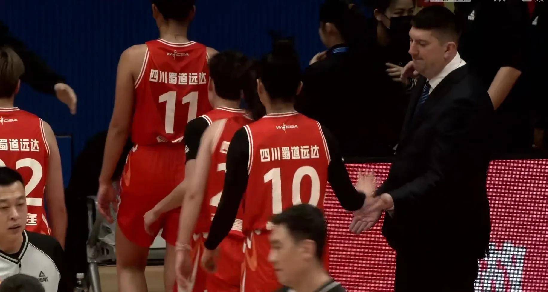 山东队全队出击，完胜四川队取得连胜(山东队全队出击,完胜四川队取得连胜三场)