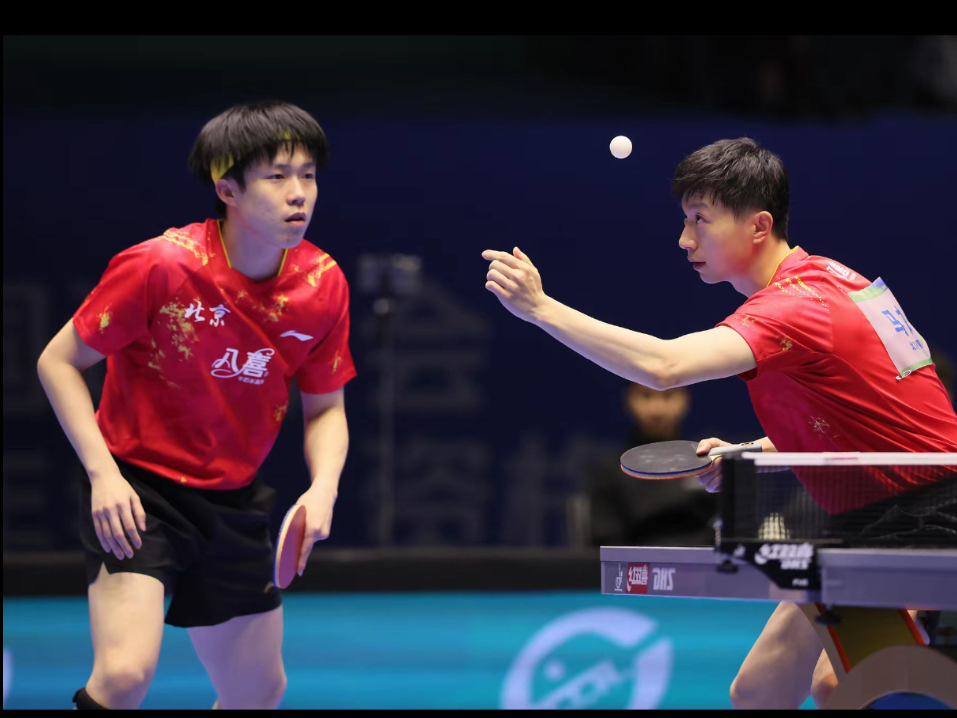 两强交锋，竞争激烈令人期待