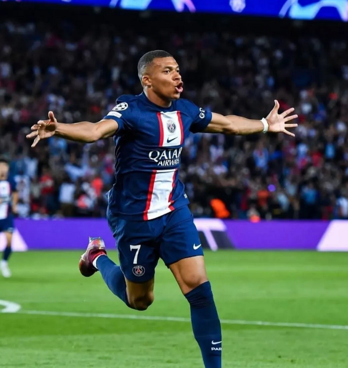 里昂客场胜利，继续榜首位置不动摇的简单介绍