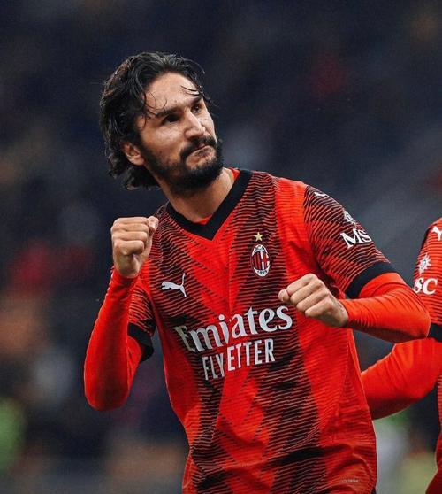 包含AC米兰客场负于卡利亚里，遭遇失利的词条