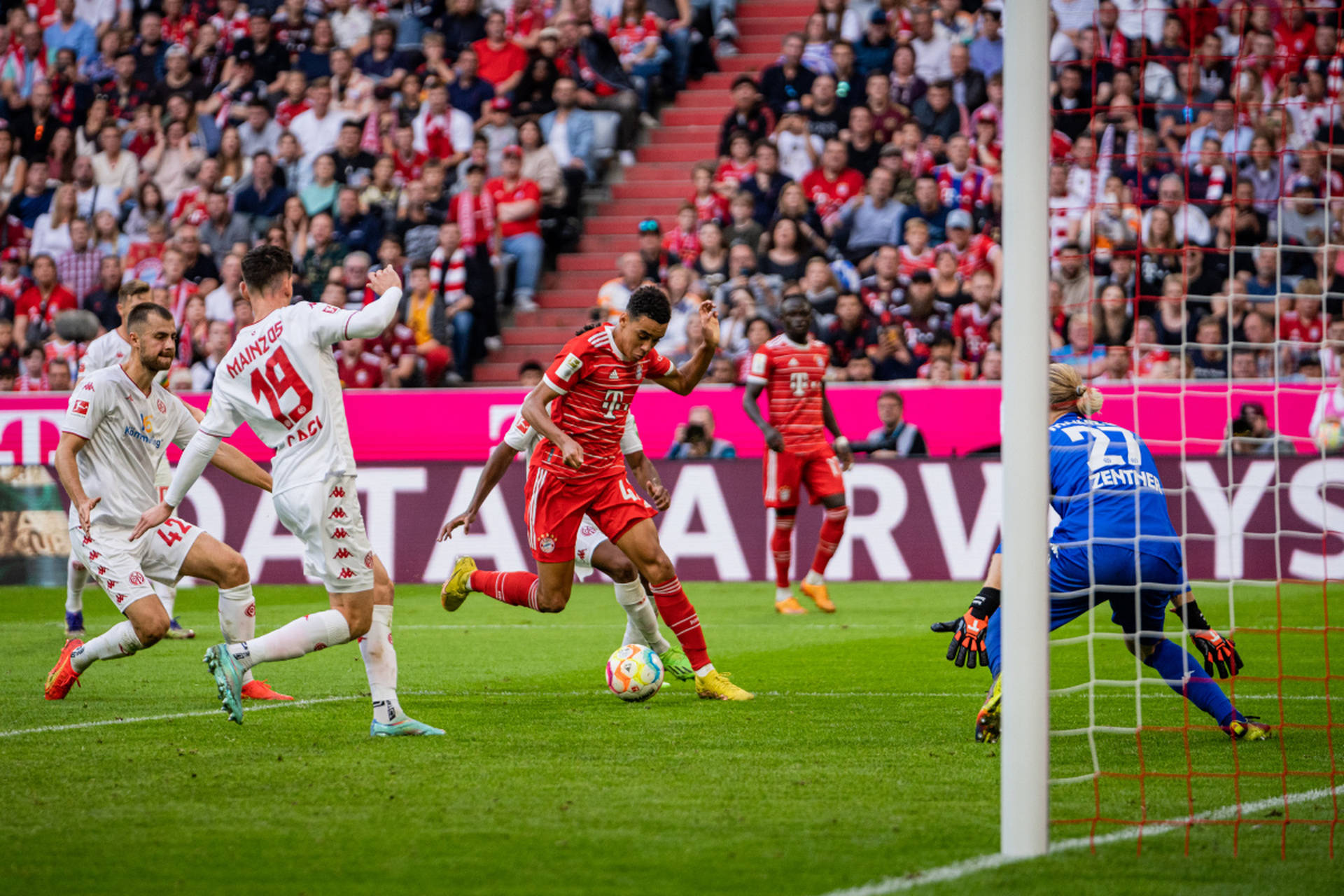 关于诺维奇客场大捷，英超升班马表现日益稳健的信息