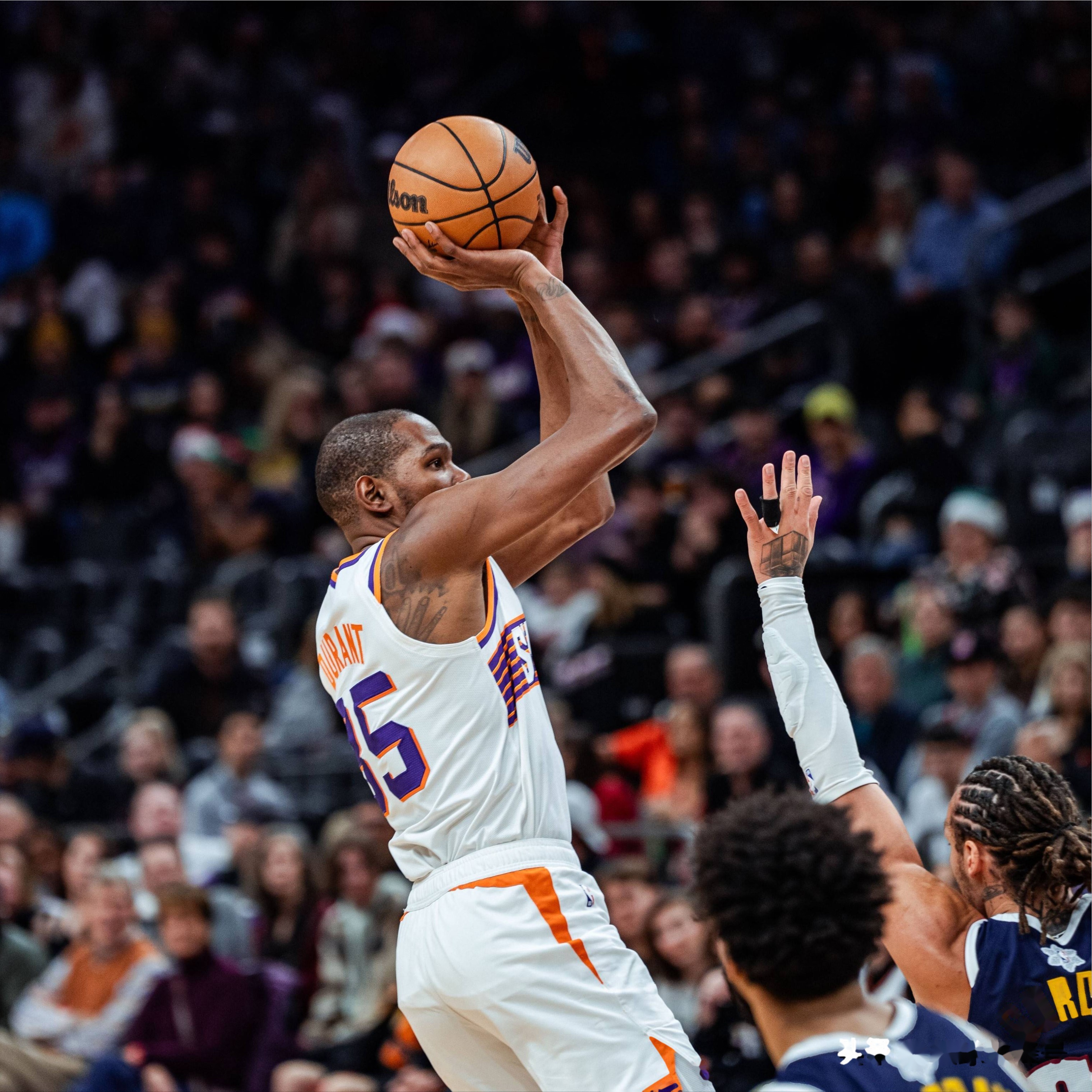 包含尼克斯客场大胜掘金，迎来好转势头的词条