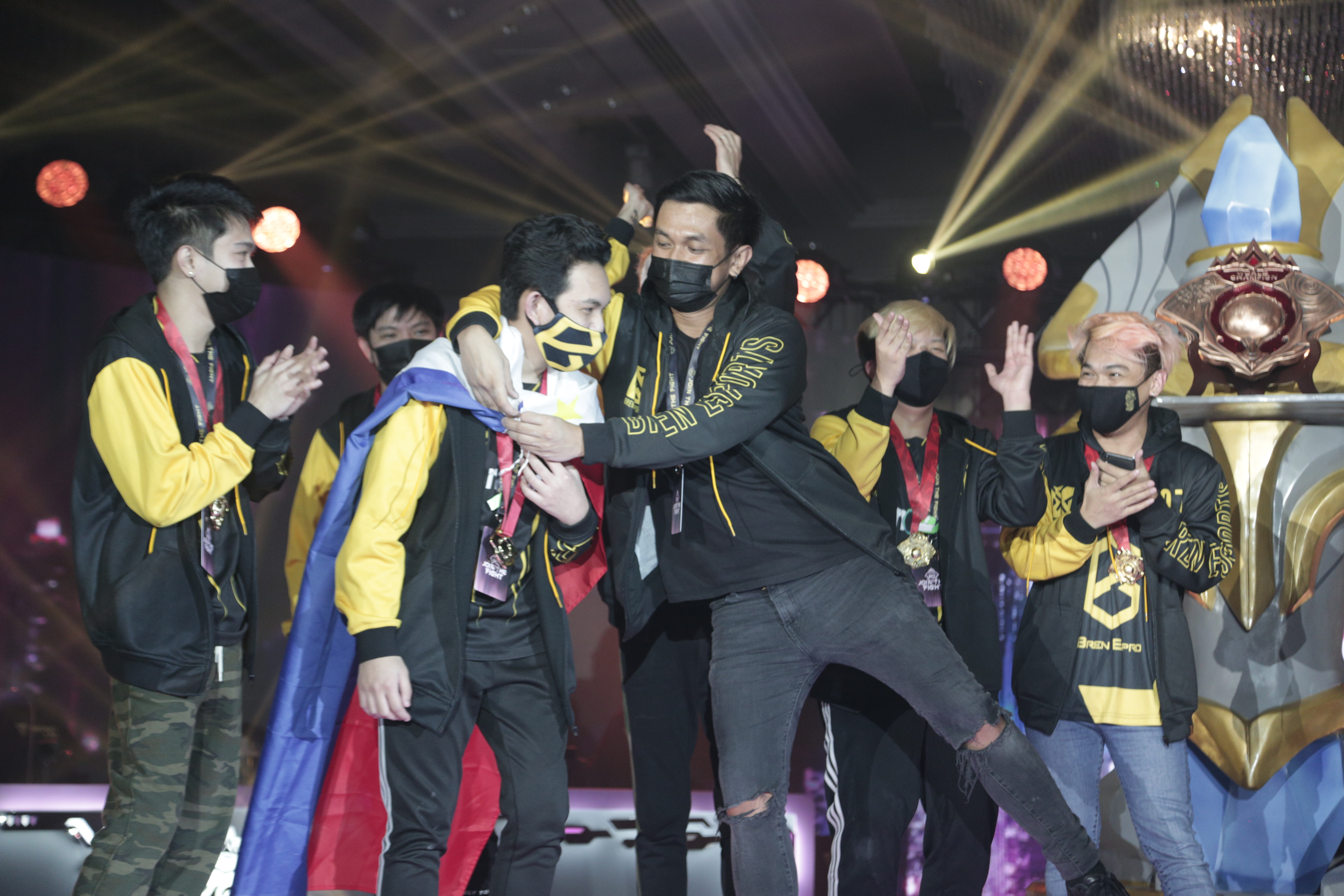 关于经典对决再现！两队对抗引爆赛场热情的信息