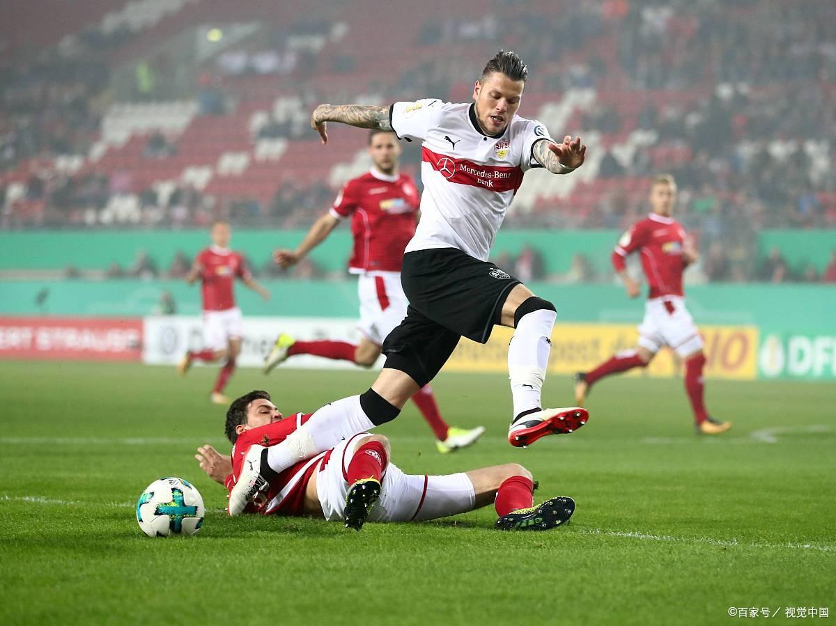 荷兰队员踢出好表现，晋级前景看好