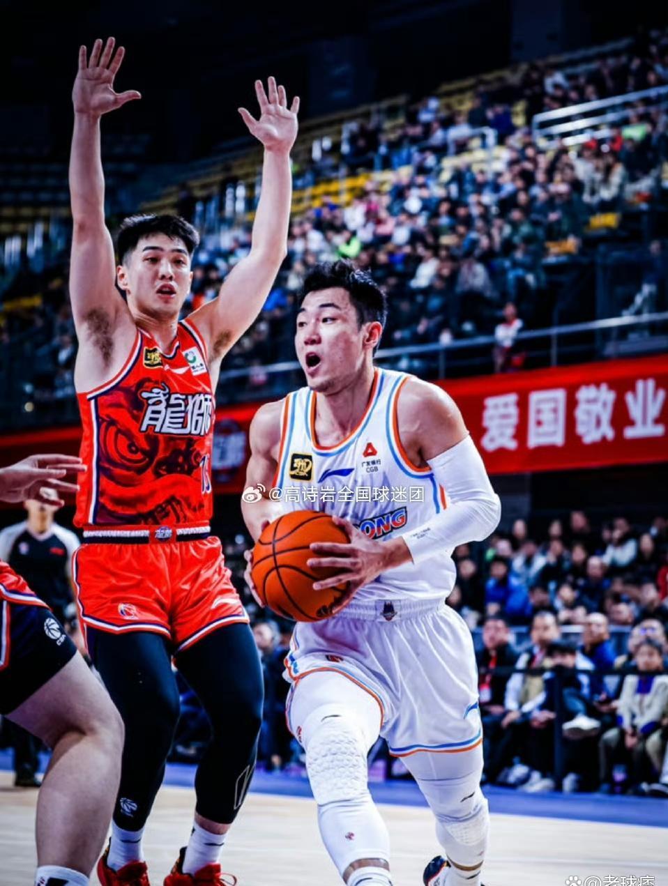 山东男篮战胜辽宁队接连取得胜利