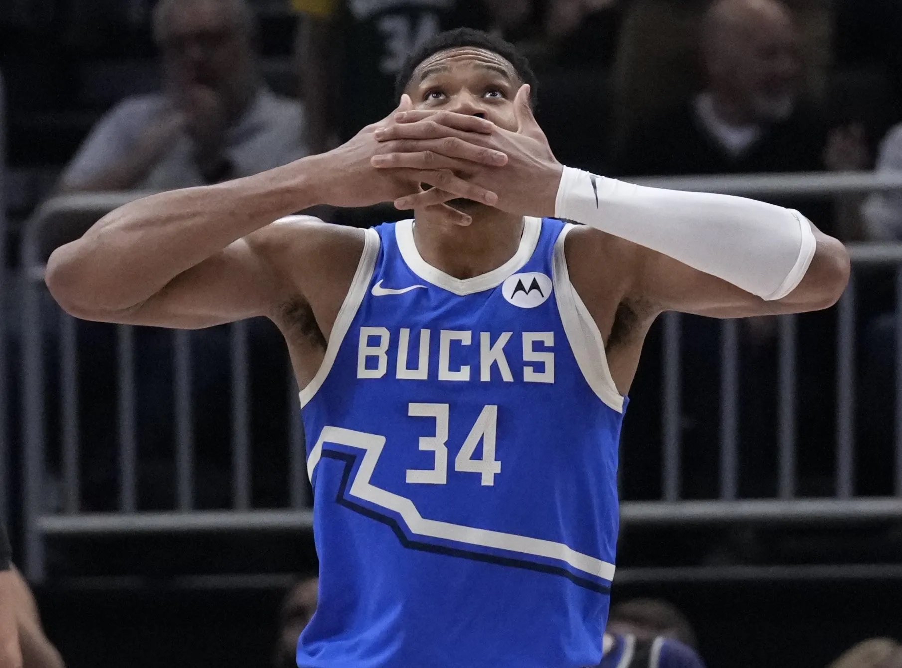 奇才队巨星比尔突破篮板短板刷新纪录