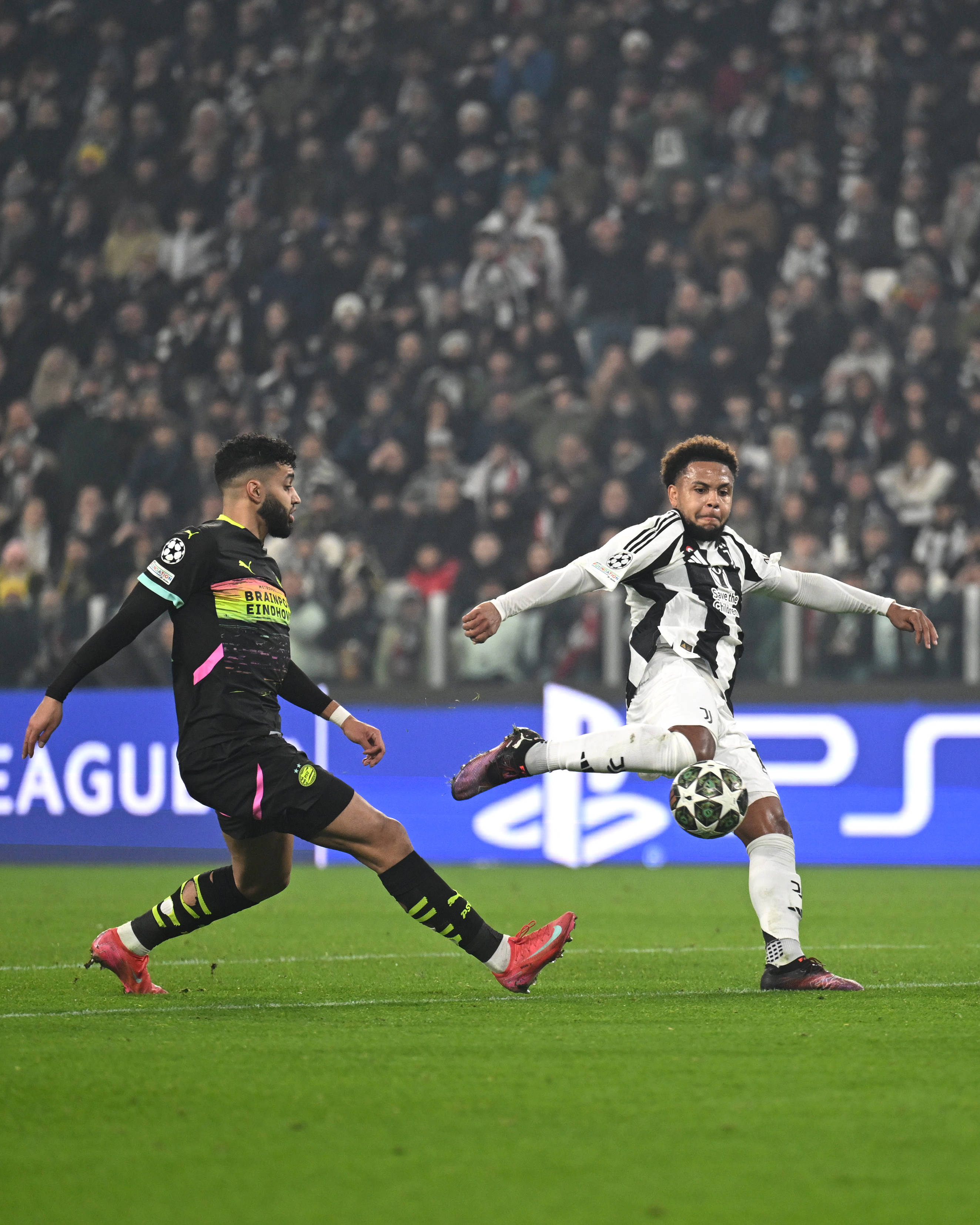 皇马势均力敌曼城，两队打成: