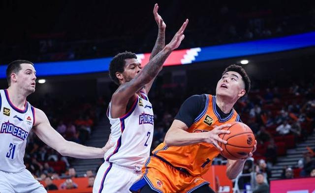 包含上海男篮迎战广州队，期待打破输球魔咒的词条