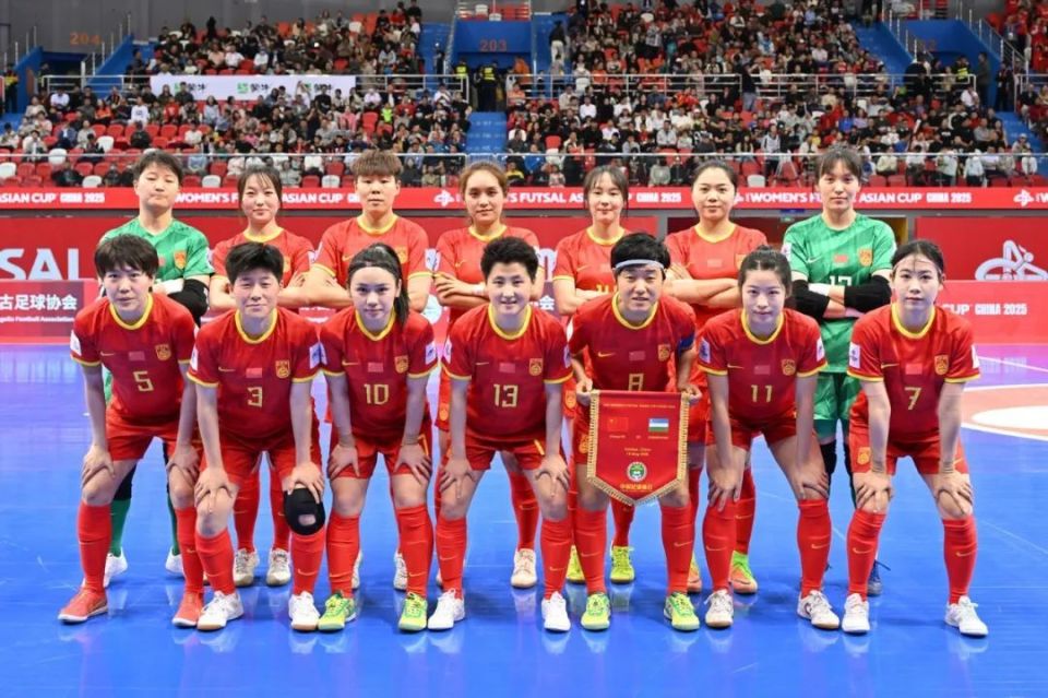 中国足球队在国际大赛中展露实力