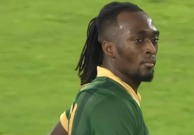 非洲球队的球员技术精湛，表现令人惊叹