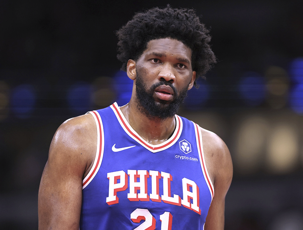 76人大胜黄蜂！恩比德关键时刻上演绝杀，球队获胜