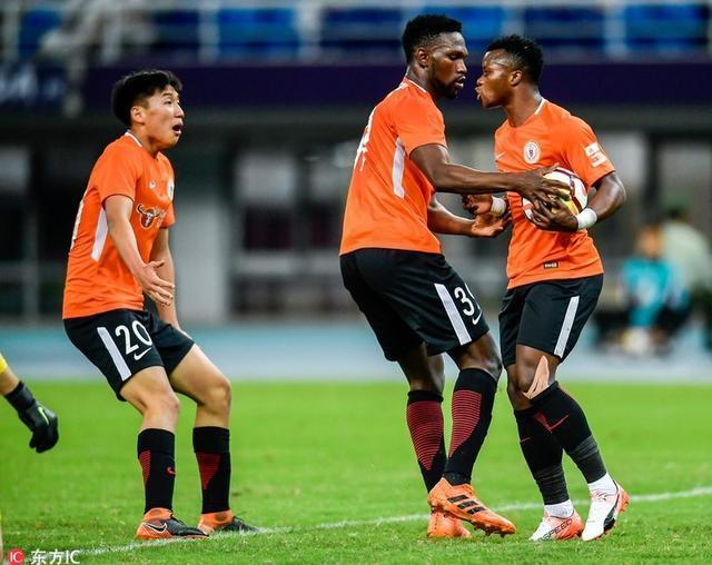 重庆斯威主场战平广州富力，积分不变的简单介绍