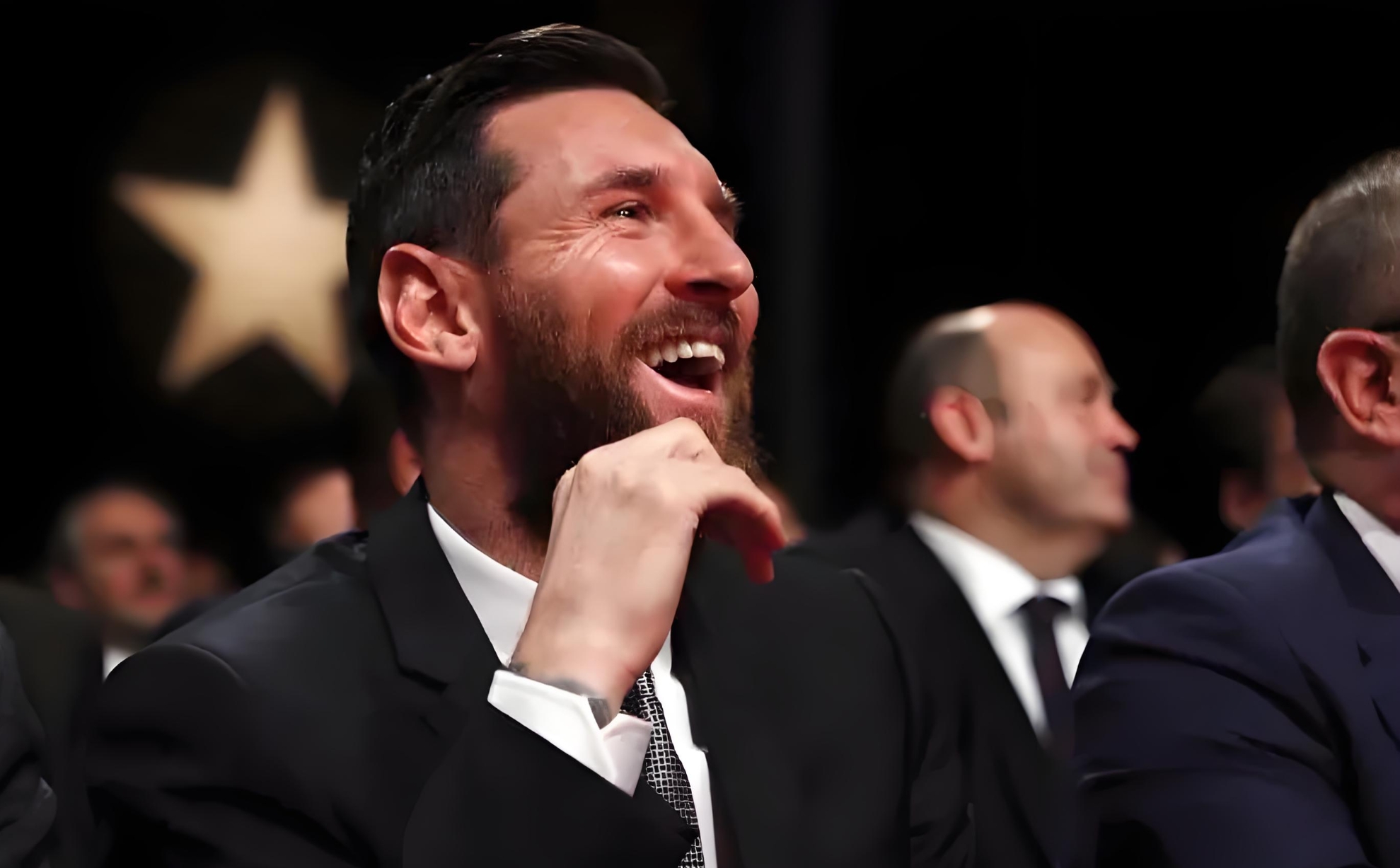 包含梅西将领军巴萨展示出色表现的词条